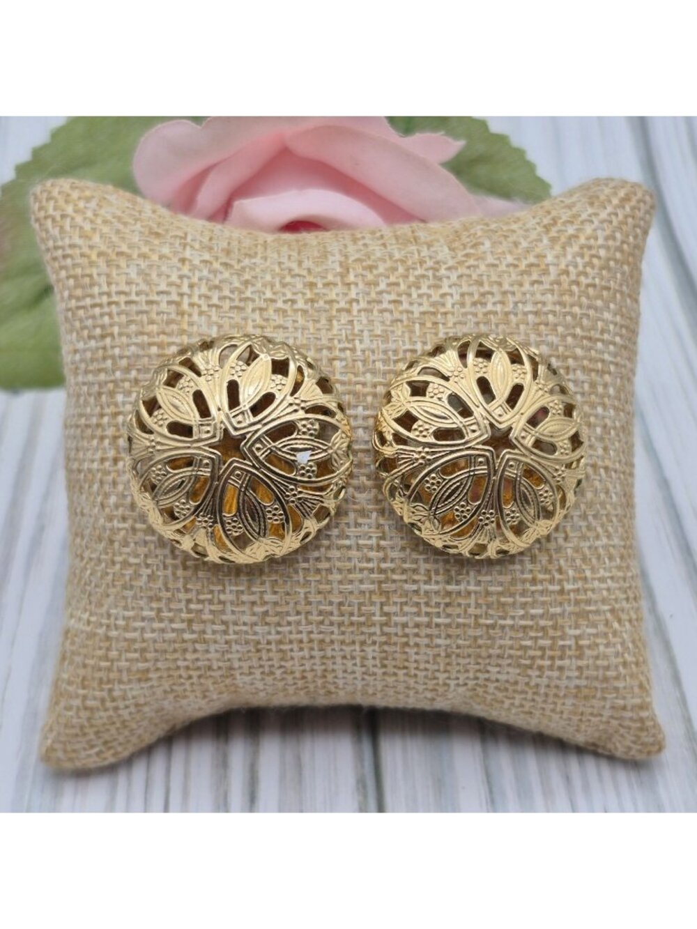 Vintage Gold-Tone Filigree Round Earrings With Floral Design Pierced 1" Button